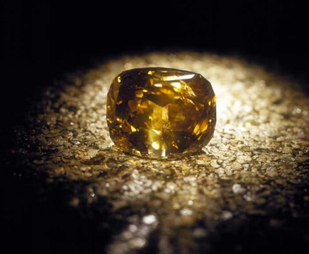 ʯãɫʯ(Golden Jubilee Diamond)