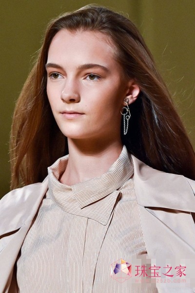 Hermès工业感单边耳环
