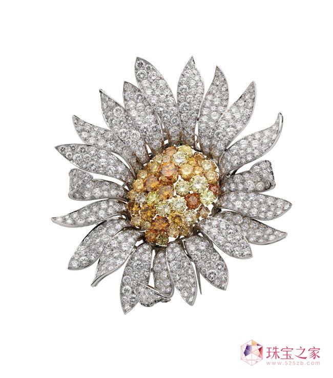 07_ 宝格丽古董典藏系列 “花朵”胸针，创作于1968年