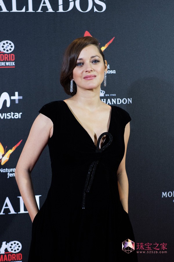 玛丽昂·歌迪亚佩戴Chopard 出席电影首映式