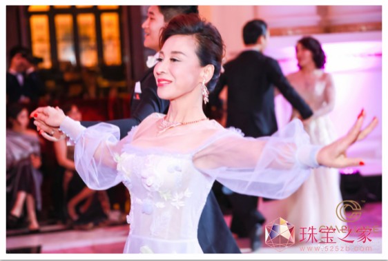 精英女性 比利时王室 艺术珠宝 迪韵 Wolfers 上海国际舞会